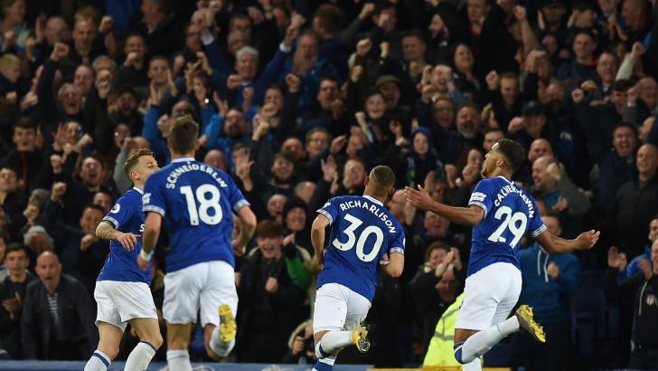 שחקני אברטון חוגגים