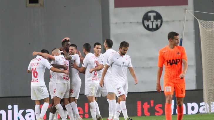 שחקני באר שבע חוגגים