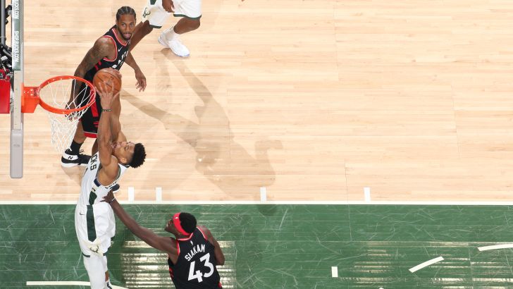 יאניס אנדטוקומבו