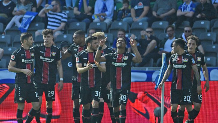 שחקני לברקוזן חוגגים