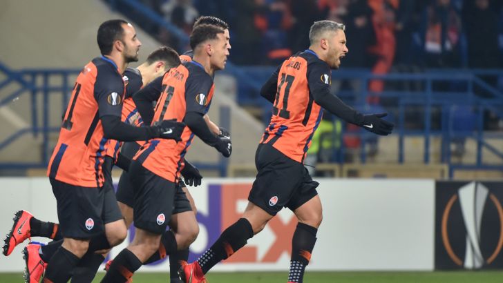 שחקני שחטאר דונייצק חוגגים