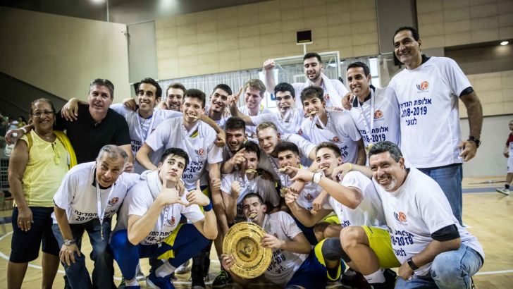 מכבי תל אביב לנוער חוגגת אליפות