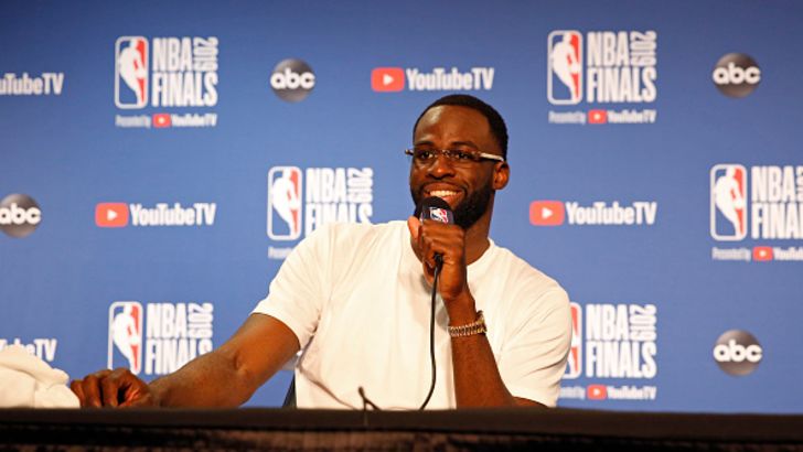 דריימונד גרין במסיבת עיתונאים