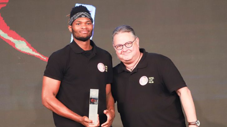 קורי וולדן מצטיין העונה