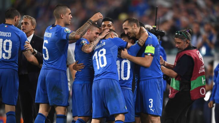 שחקני נבחרת איטליה חוגגים