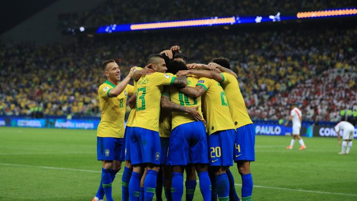 שחקני ברזיל חוגגים