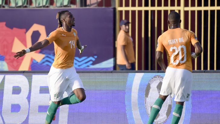 שחקני נבחרת חוף השנהב חוגגים