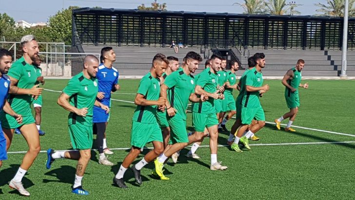 שחקני הפועל כפר סבא