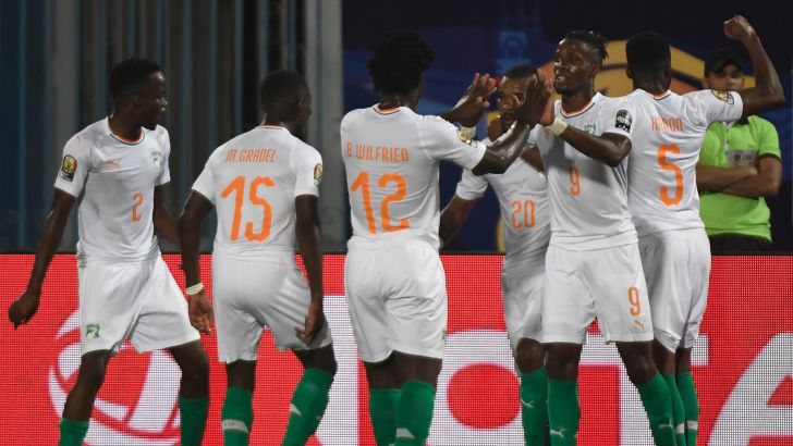 שחקני נבחרת חוף השנהב חוגגים