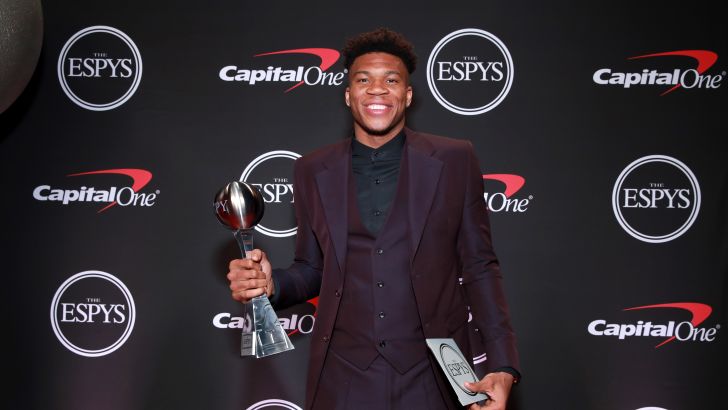 יאניס אנטטוקומפו