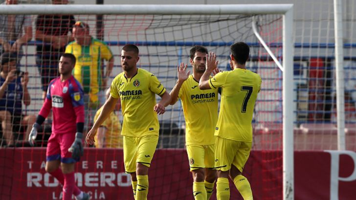 שחקני ויאריאל חוגגים