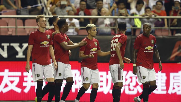 שחקני מנצ'סטר יונייטד חוגגים