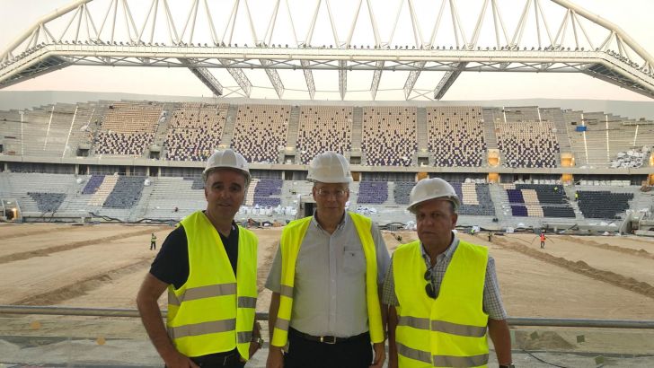 אנשי המנהלת וההתאחדות באצטדיון בלומפילד