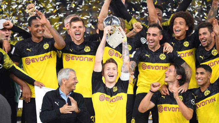 שחקני בורוסיה דורטמונד חוגגים