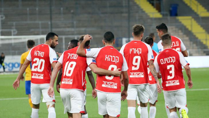 שחקני הפועל באר שבע חוגגים