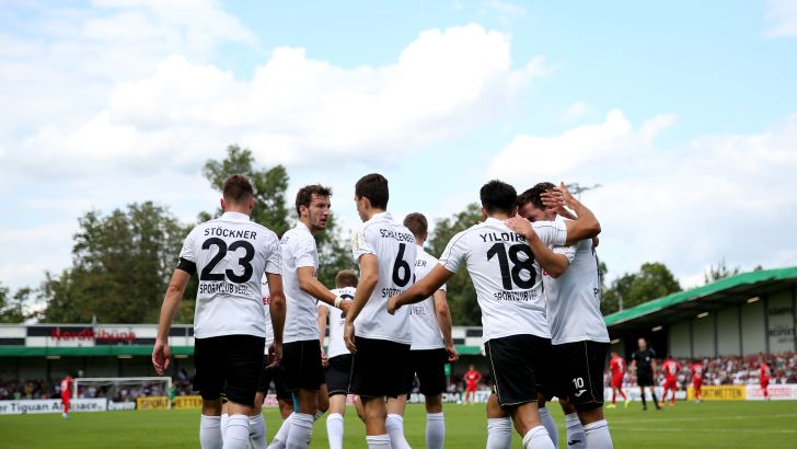 שחקני ורל חוגגים