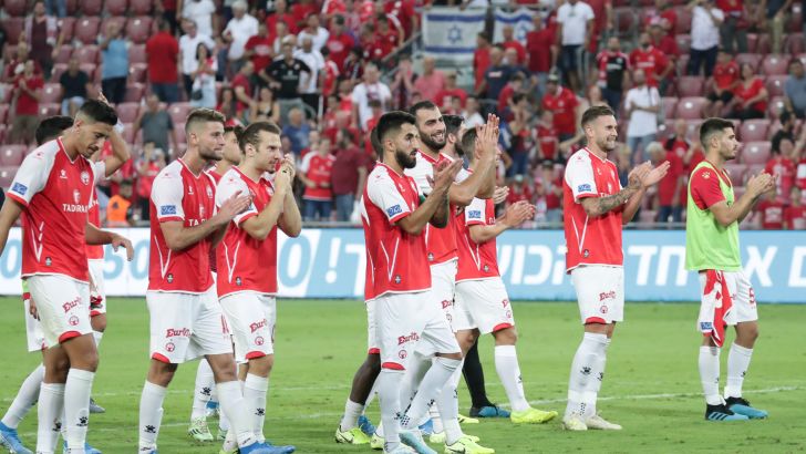 שחקני הפועל באר שבע חוגגים