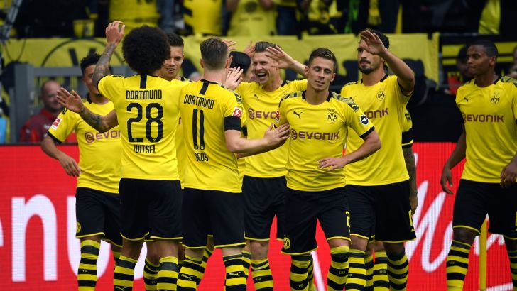 שחקני בורוסיה דורטמונד חוגגים