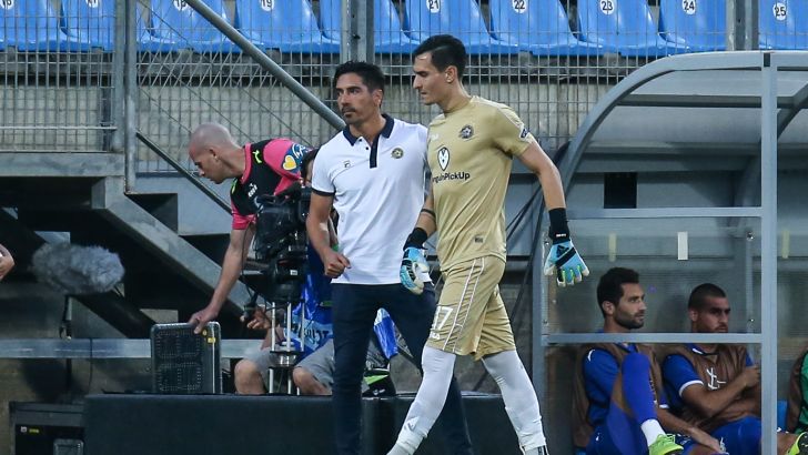 אנדראס יאניוטיס, יואב זיו