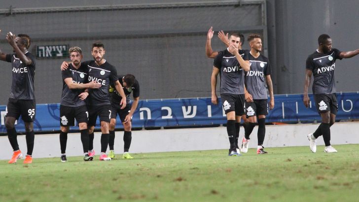 שחקני הפועל כפר סבא