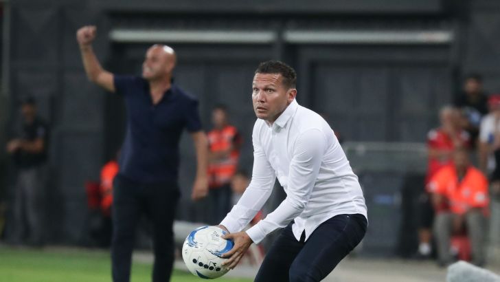 ברק בכר , יוסי אבוקסיס