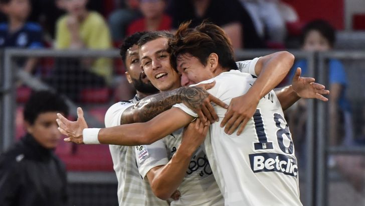 שחקני בורדו חוגגים