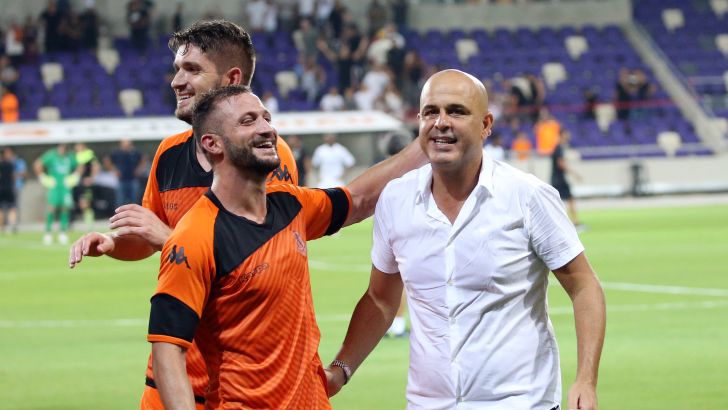 יוסי אבוקסיס, מוחמד גאדיר