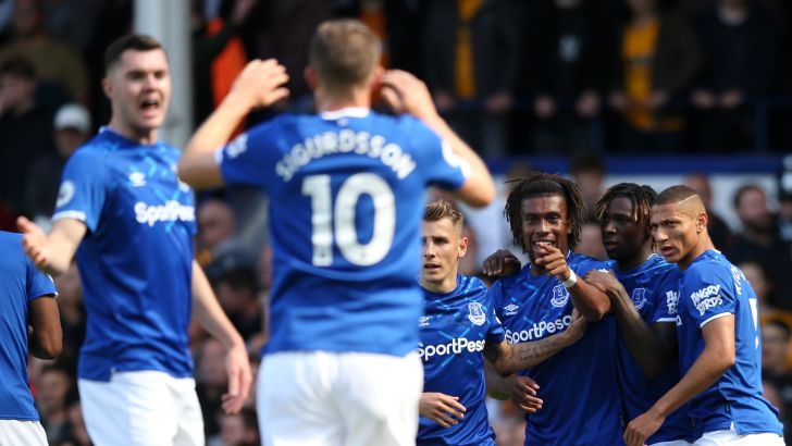 שחקני אברטון חוגגים