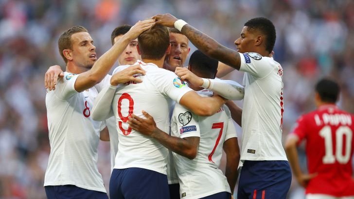 שחקני נבחרת אנגליה חוגגים