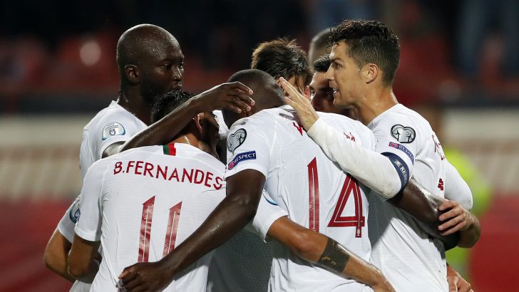 שחקני נבחרת פורטוגל חוגגים