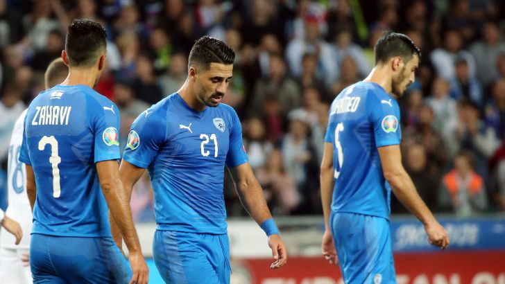 שחקני נבחרת ישראל מאוכזבים