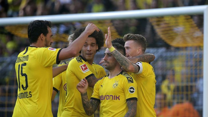 שחקני בורוסיה דורטמונד חוגגים