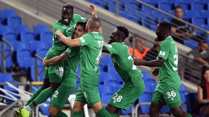 שחקני הפועל כפר סבא חוגגים