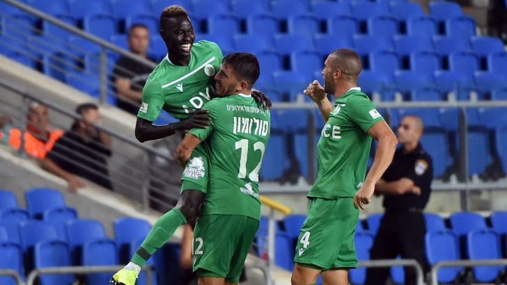 שחקני הפועל כפר סבא חוגגים