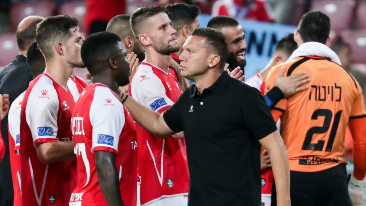 שחקני הפועל באר שבע חוגגים