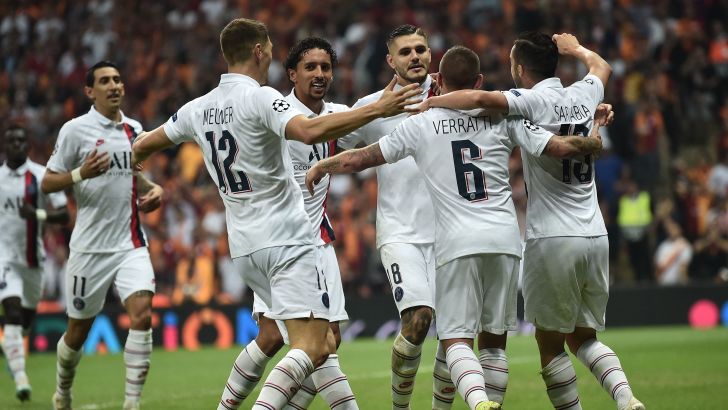 שחקני פריז סן ז'רמן חוגגים