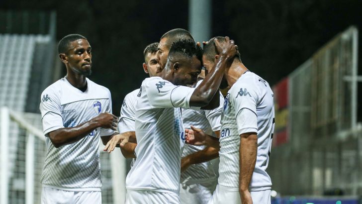 ג'יימס אדני, מוחמד שכר