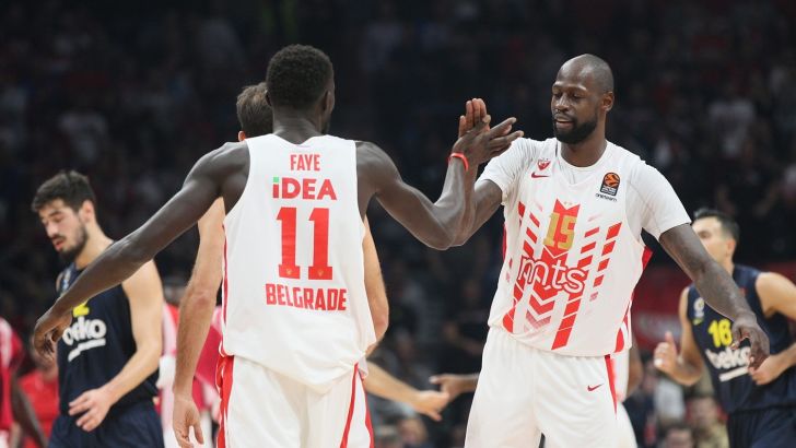 שחקני הכוכב האדום חוגגים