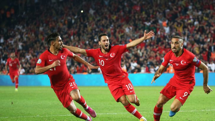 שחקני נבחרת טורקיה חוגגים
