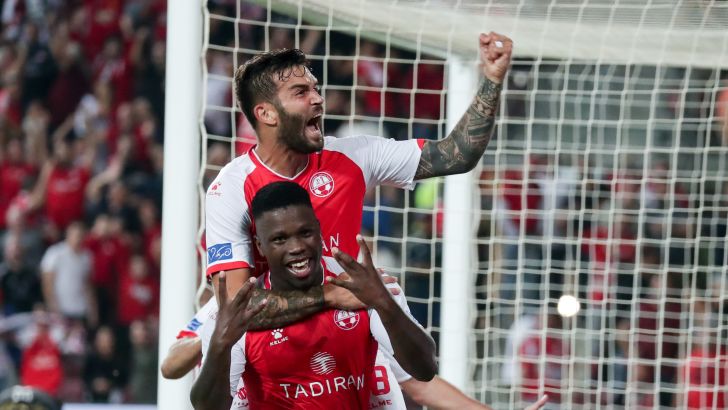 שחקני הפועל באר שבע חוגגים