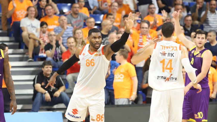 עוז בלייזר, דריל מונרו