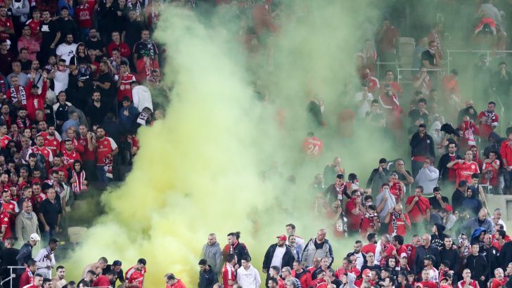 אוהדי הפועל באר שבע, אבוקה צהובה