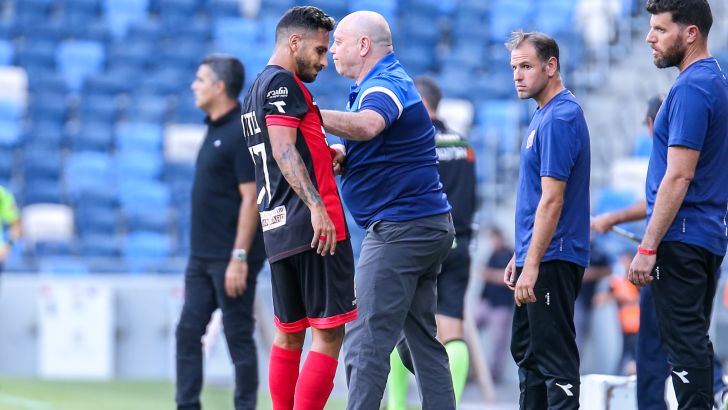 אלמוג בוזגלו