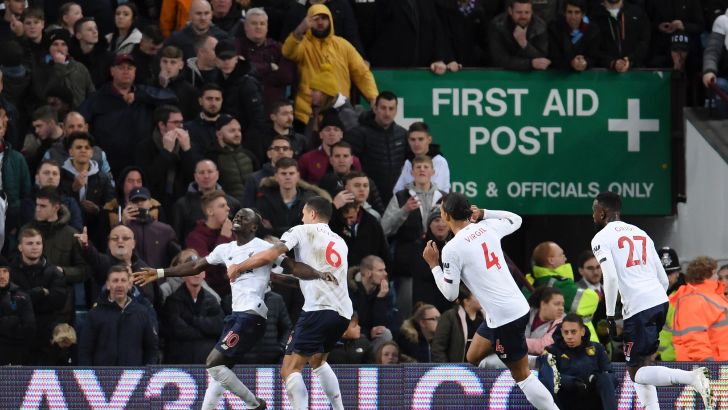 שחקני ליברפול חוגגים