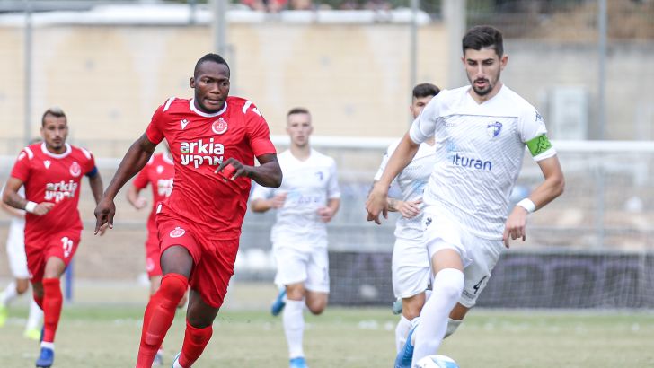 עדן נחמיאס,  דמבה קמארה