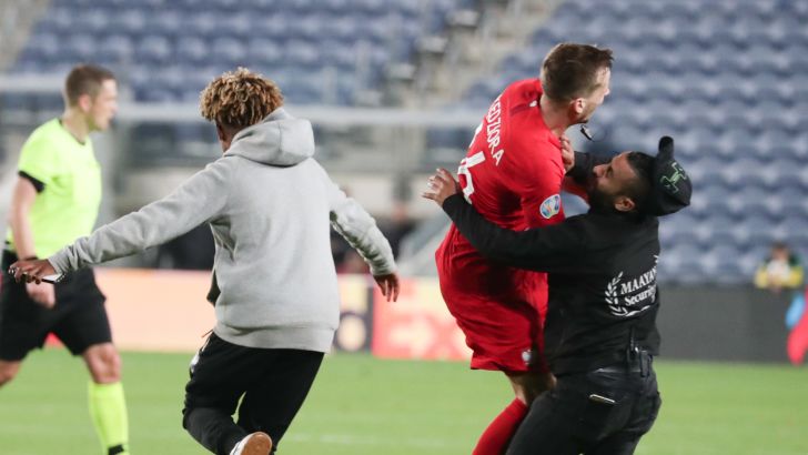 שחקן פולין נפגע ממאבטח