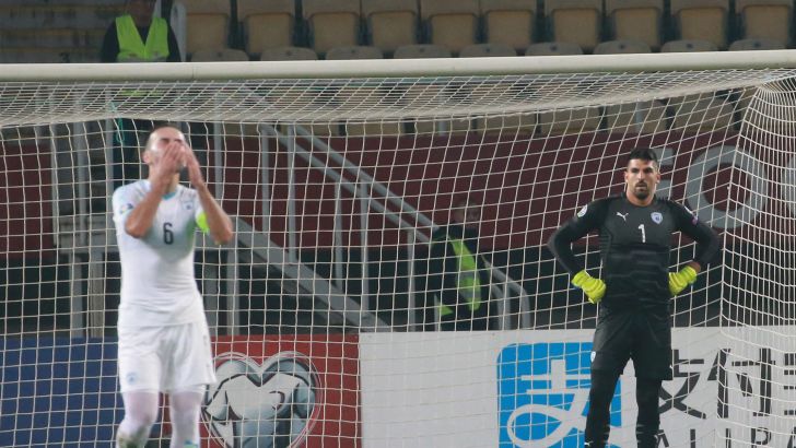 ביברס נאתכו, אריאל הרוש