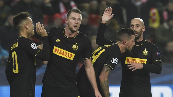 שחקני אינטר חוגגים