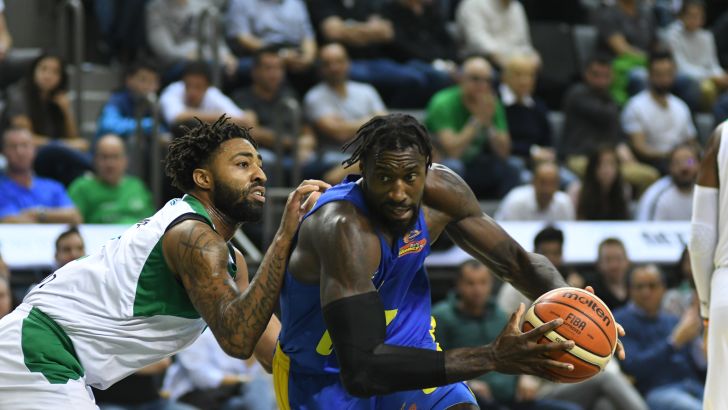 אות'לו האנטר