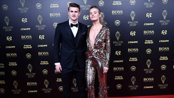 מתייס דה ליכט עם אנאקי מולנאאר